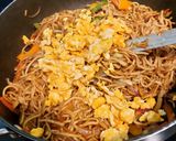 ভেজিটেবলস এগ চাউমিন (vegetables egg chow mein recipe in Bengali) রেসিপির ধাপ 5 ছবি