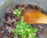 A picture of step 6 of Spicy Black Chickpeas.