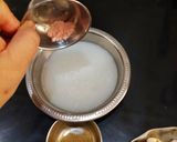 A picture of step 2 of Makhana Raita.