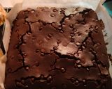 Foto langkah ke 6 dari resep Brownies Mochi Isi Keju Oles.