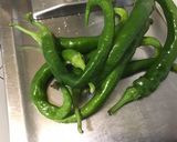 Une image de l'étape 1 de Trio de piments, tomates cerises, ail et herbes aromatiques au vinaigre.