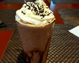 Foto del paso 2 de la receta: Frappé de galleta con chispas de chocolate... Riquísimo!