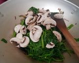 Foto langkah ke 2 dari resep Kangkung jamur.