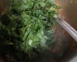 A picture of step 6 of Murgh Palak.