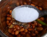 A picture of step 3 of Peanuts ki Chutney.