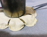 Foto del paso 3 de la receta: Rghayef rellenos forma de flor