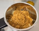A picture of step 4 of Banana Sooji Cake.