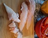 Foto del paso 2 de la receta: Quesadillas de solomillo de pollo y pimiento🍗🫑❤️