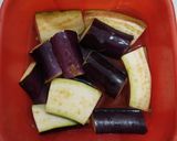 Foto langkah ke 1 dari resep Terong Balado Klasik.