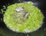 Foto langkah ke 6 dari resep Ayam cabe hijau.