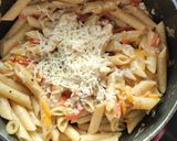 হোয়াইট সস চীজি পাস্তা রেসিপি (White Sauce Cheesy Pasta recipe in Bengali) রেসিপির ধাপ 4 ছবি