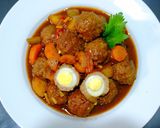 Foto langkah ke 6 dari resep Semur Bola2 Daging isi telur Puyuh.