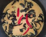 Gambar langkah 3 resipi Cendawan Telinga Kera Masak Lemak Cili Padi.