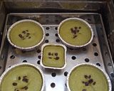 Foto langkah ke 7 dari resep Puding Kukus Matcha Tabur Kismis.