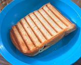 Foto langkah ke 4 dari resep Roti Panggang Meses Keju Kental Manis.