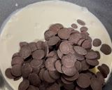 Foto del passaggio 1 della ricetta Fragole con Amaretti e Crema di Cioccolato con Biscotti Digestive