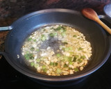 Foto del paso 4 de la receta: Merluza en salsa con guisantes