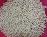 A picture of step 1 of Urad dal vadai.