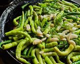 A picture of step 2 of Khandesh special Green chilli thecha (mirchicha thecha/kharda).
