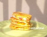 A picture of step 3 of Pizza toast.