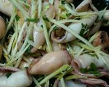 Hình bước làm 1 của món Salad mực xào