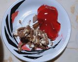 Foto langkah ke 2 dari resep Home made Strawberry Ice Cream.