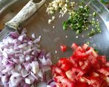 A picture of step 1 of Bhelpuri.