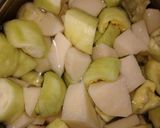 परवल आलू की सब्जी (Parwal aloo ki sabzi recipe in hindi) रेसिपी चरण 1 फोटो