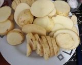 Foto del paso 3 de la receta: Bisteck con papas en salsa de tomate