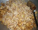 Foto langkah ke 3 dari resep Tumis Tauge Tahu Tempe.