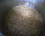 A picture of step 1 of Mast Gravy Channa.