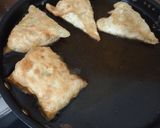 Foto langkah ke 5 dari resep Martabak Mie Sosis.