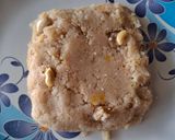 A picture of step 4 of Semolina halwa with banana.