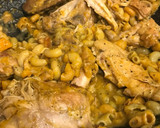 Foto del paso 3 de la receta: Pollo con fideitos en salsa de calabaza y champiñones 🍄 Todo en la misma sartén o wok! Sin ensuciar!