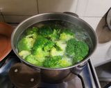 Foto del paso 1 de la receta: Tarta de brócoli con base de papa 🥦🥔