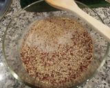 Foto del paso 2 de la receta: Revuelto de quinoa con gulas y gambas a tú gusto