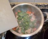 Foto del paso 5 de la receta: Guisado de muslitos de pollo con patatas