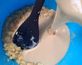 Foto langkah ke 4 dari resep Bolu Karamel (Bolu Sarang Semut).