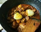 A picture of step 5 of Chicken Dakbunglow served with Gondhoraj fish pulao.