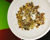 Foto langkah ke 1 dari resep Bruschetta Mushroom Cream versi Ambyar Kitchen.