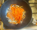 Foto del paso 2 de la receta: Fideos (tagliatelli) con verduras al woock