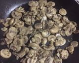 Foto del paso 3 de la receta: Tortilla de champiñones especial