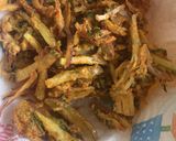 A picture of step 4 of Aloo onion pakoda.