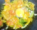 A picture of step 3 of Egg bhurji.