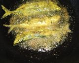 Foto langkah ke 5 dari resep Ikan Kembung Goreng Bumbu.