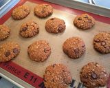 A picture of step 9 of Chocolate chip oatmeal cookies.