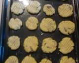 A picture of step 5 of Chocolate chips biscuits.