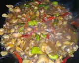 Foto langkah ke 3 dari resep Kerang dara tumis pedas.