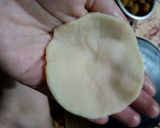 ફેમસ હલ્દીરામની ડ્રાય કચોરી(famous haldiram ni dry kachori) રેસીપી સ્ટેપ24ફોટો