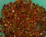 Foto del paso 2 de la receta: Niños envueltos, con salsa roja y salsa blanca